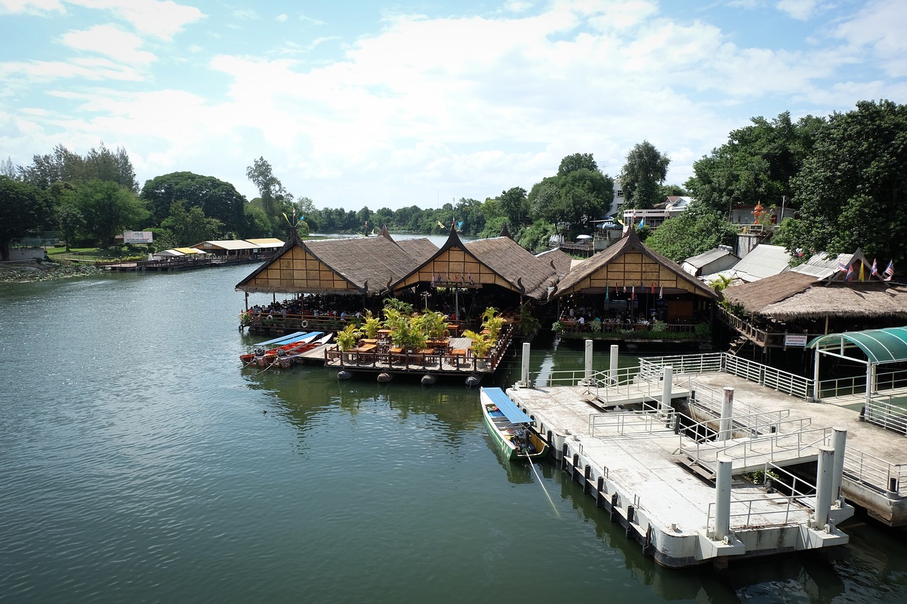 river raft kanchanaburi free photo