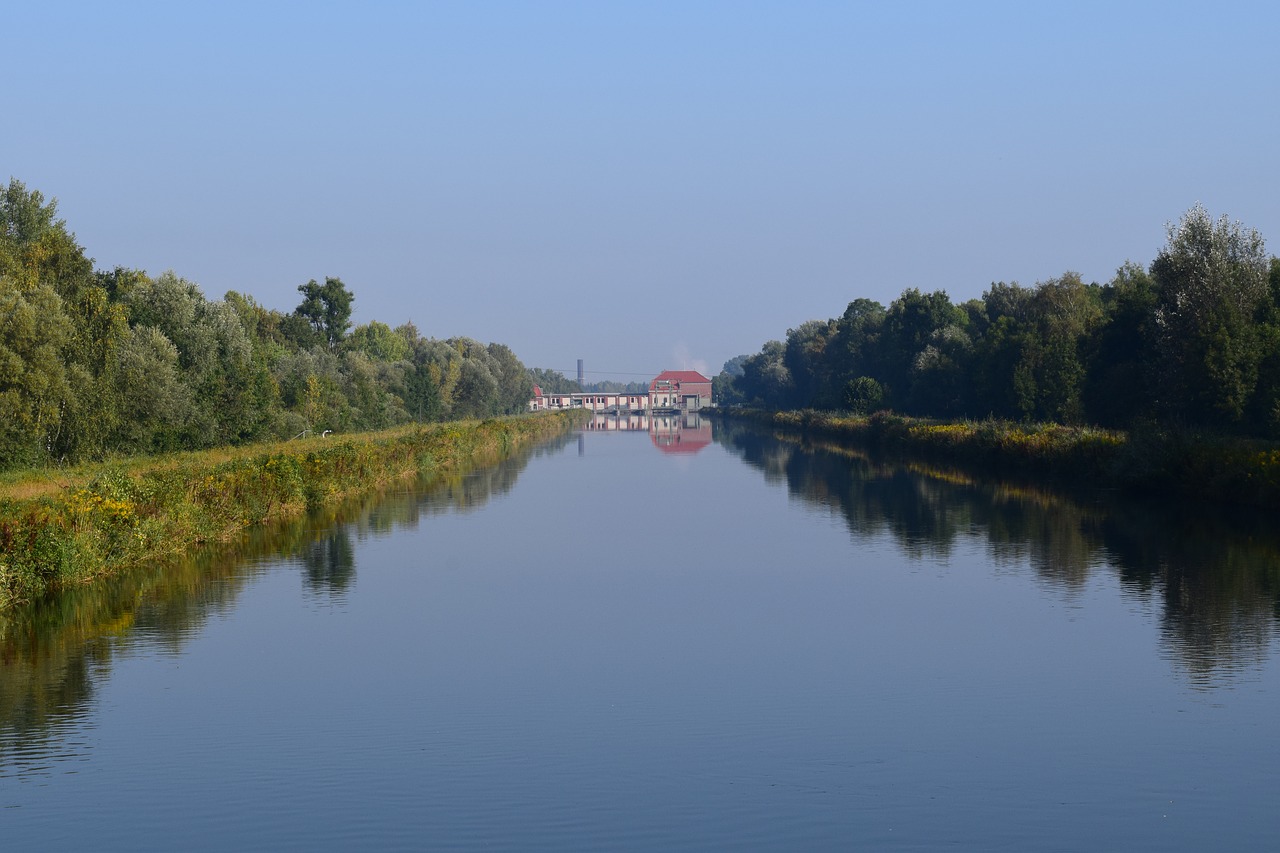 river mirroring water free photo