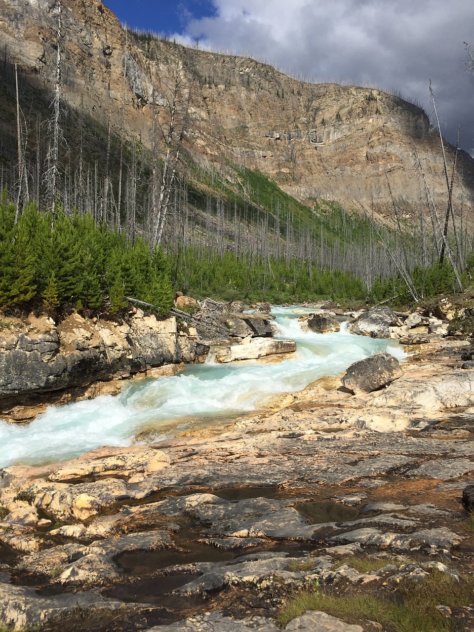 canada river mountain free photo