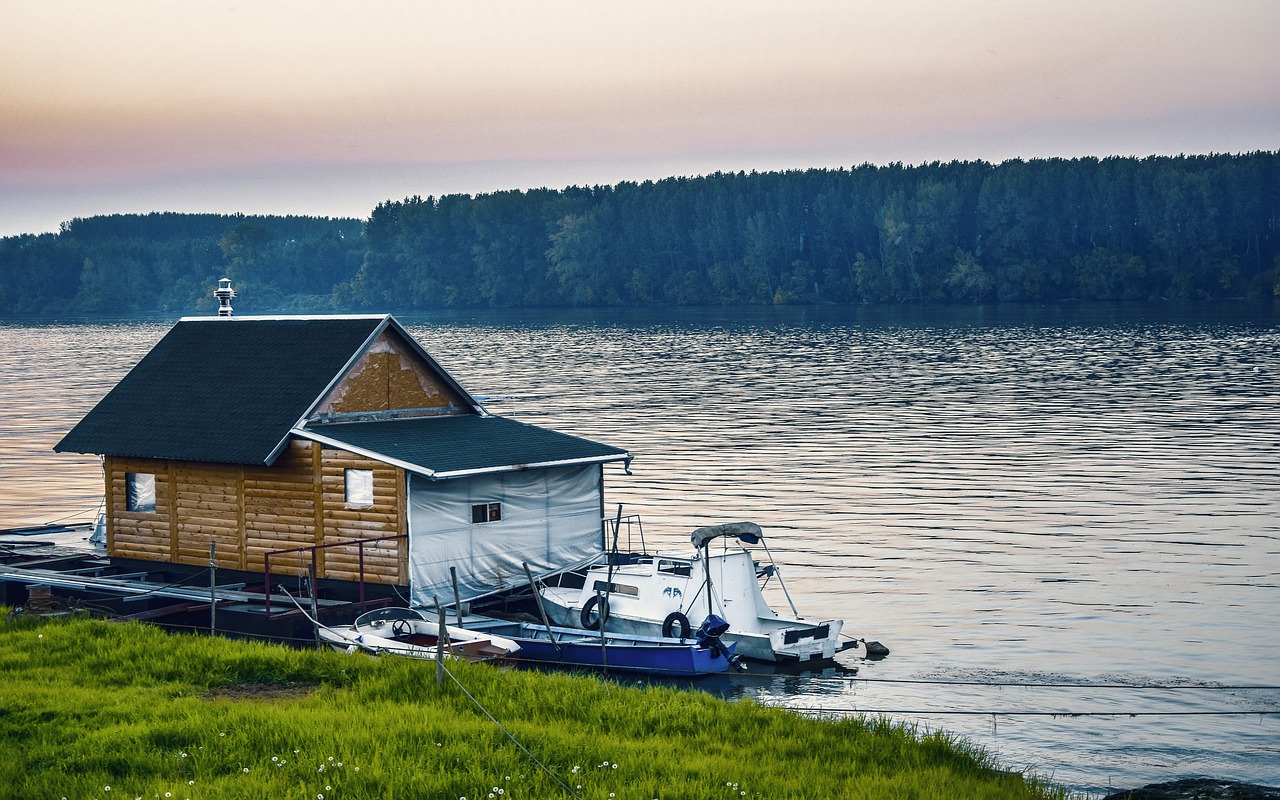 river danube house free photo