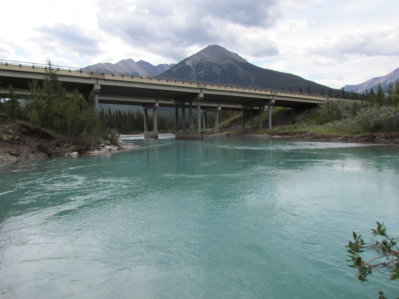 river canada mountain free photo