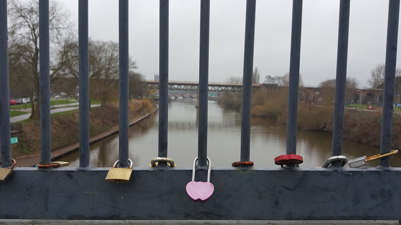 river padlock love free photo