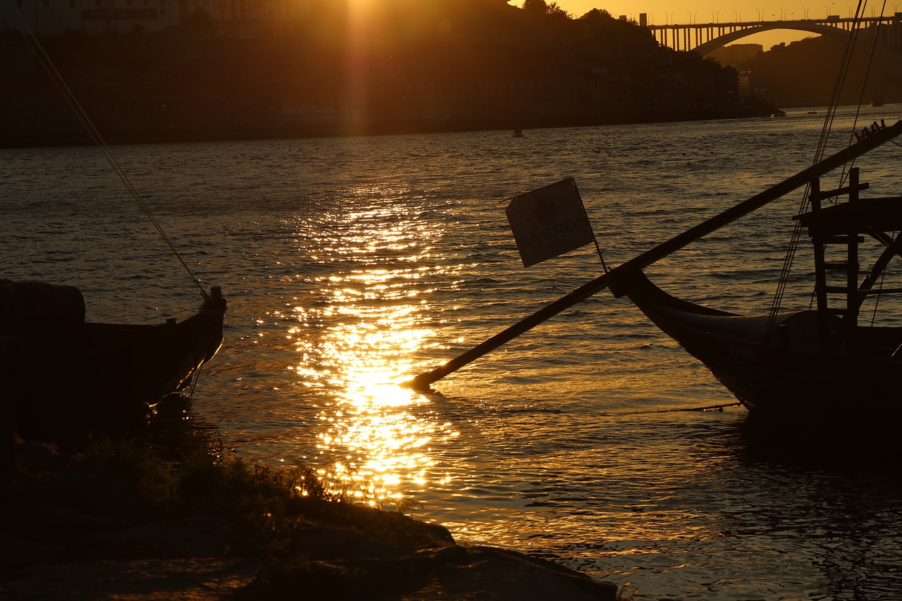 river boats sunset free photo