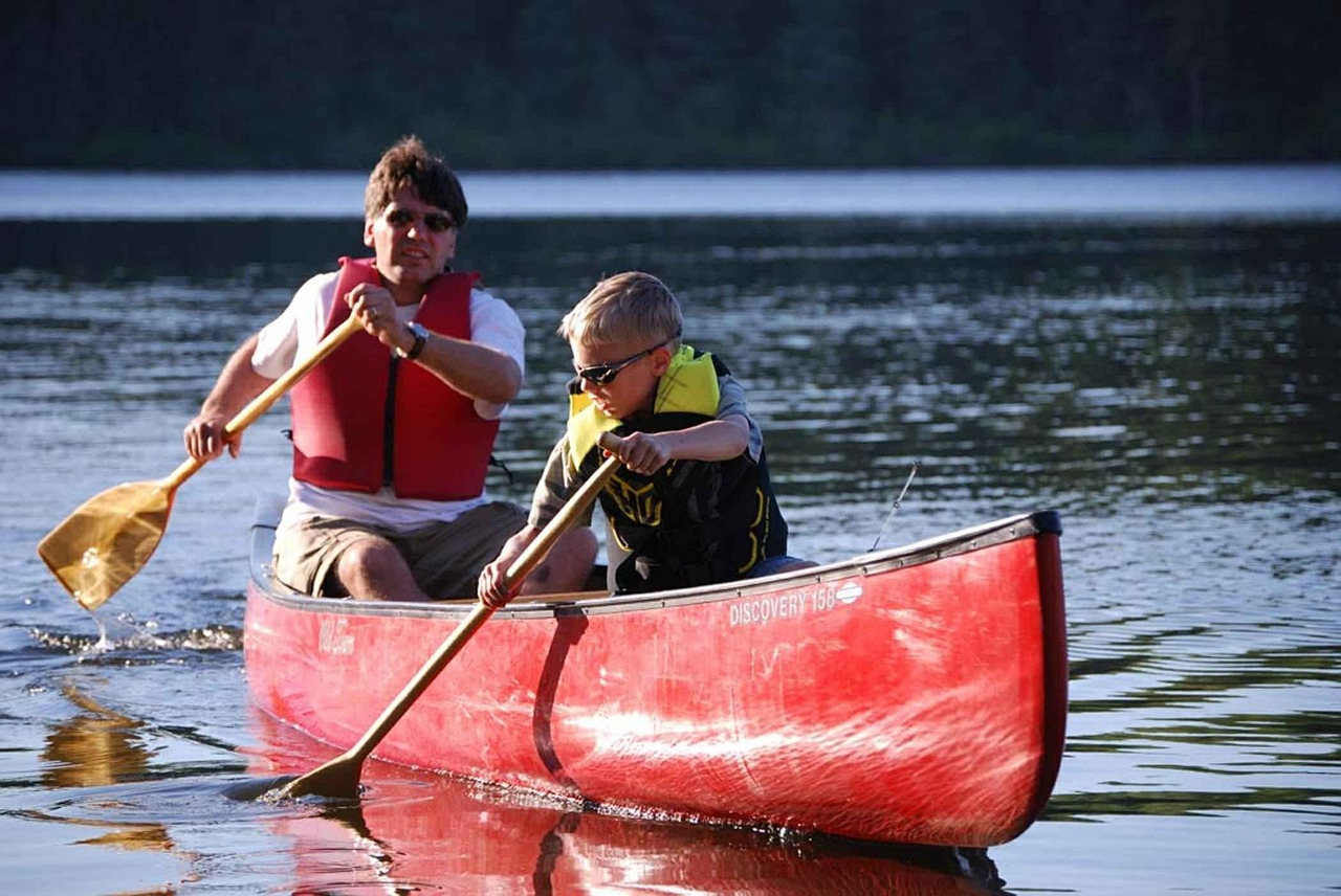 river canoe paddle free photo