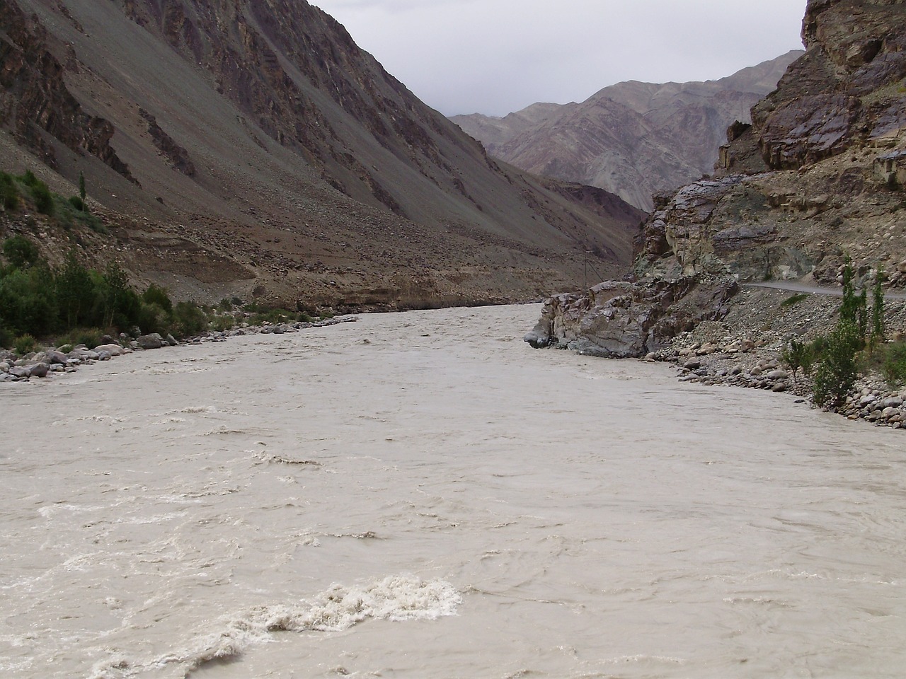 river valley ladakh free photo