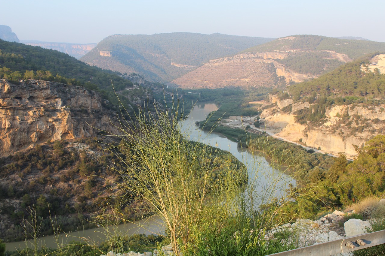 river valley landscape free photo
