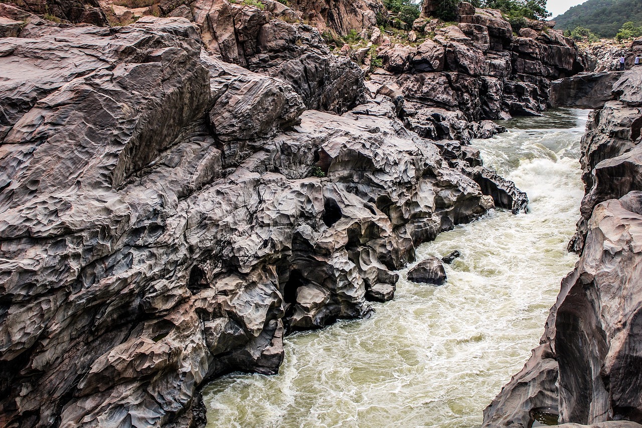 river gorge india free photo