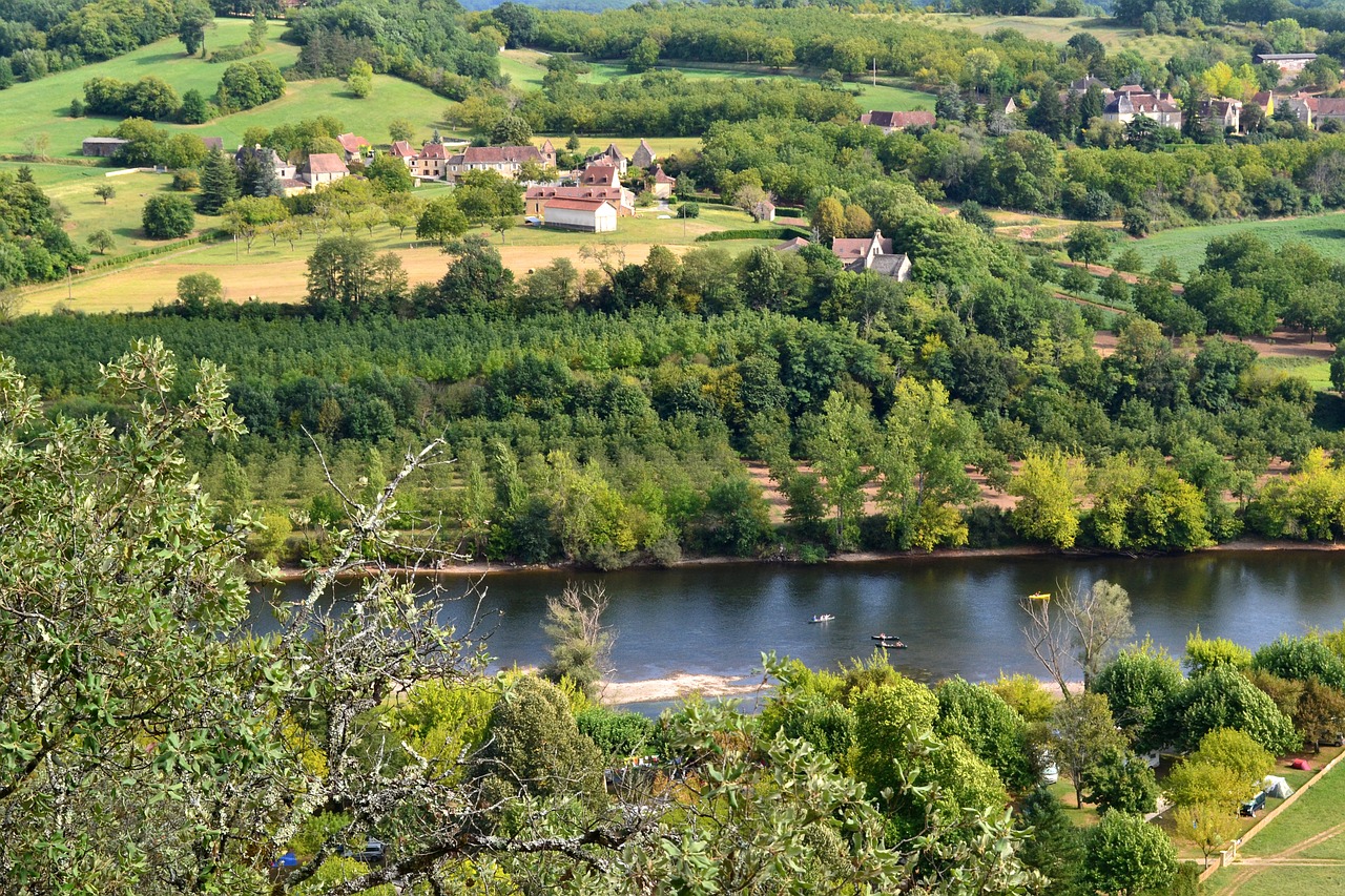 river dordogne aerial view free photo