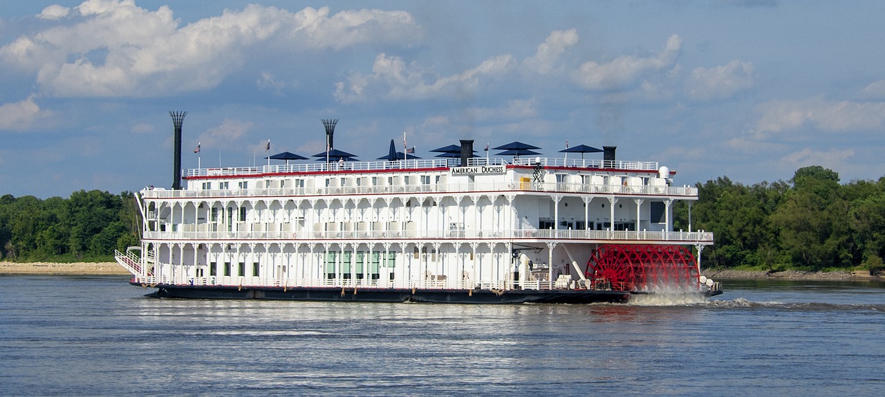 river boat  paddle-wheel  riverboat free photo