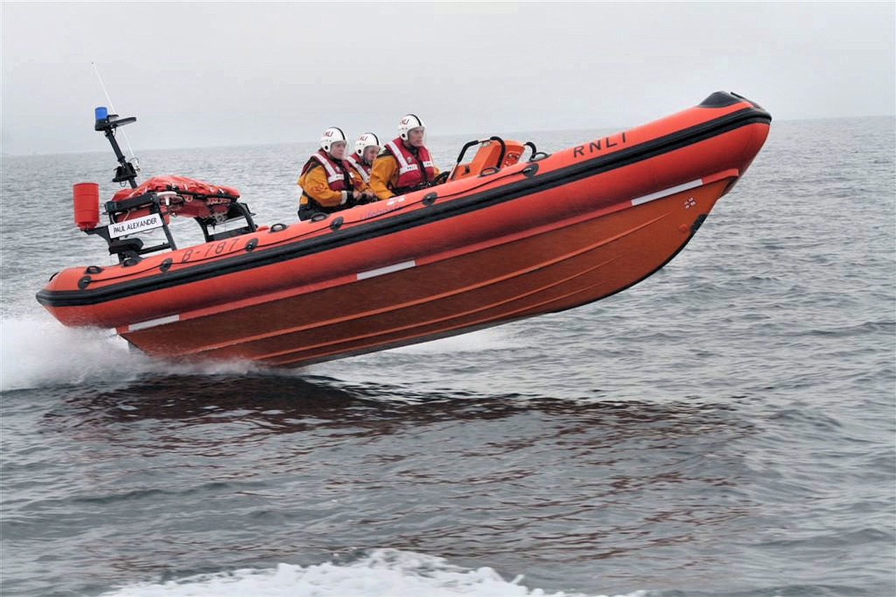 rnli lifeboats rescue free photo