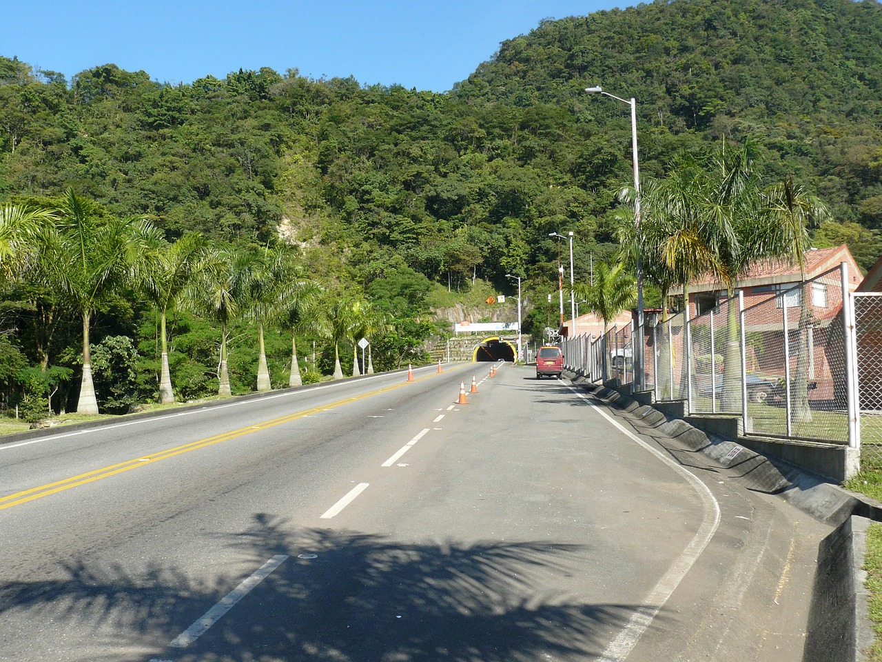 road via tunnel free photo