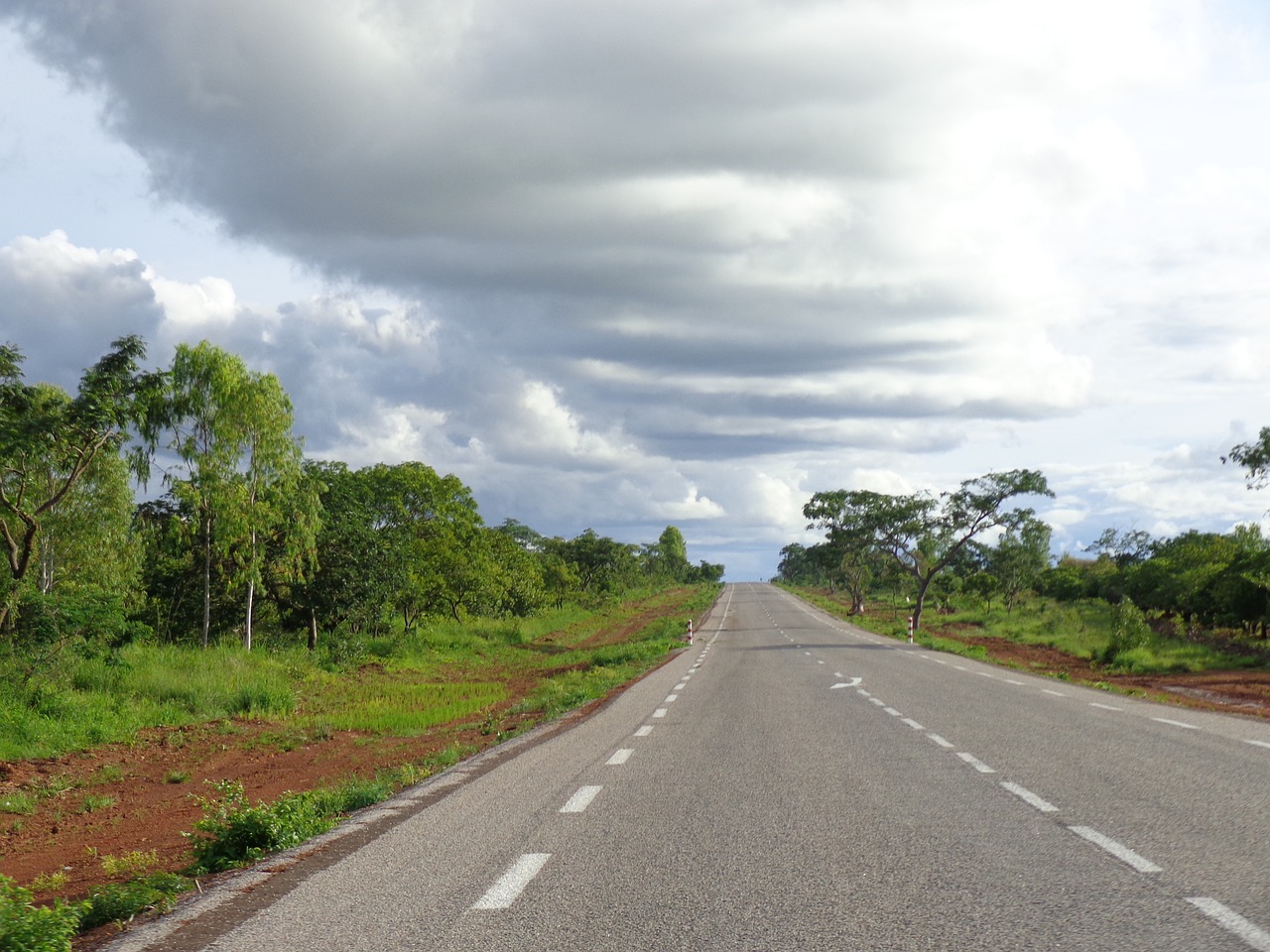 road sky nature free photo