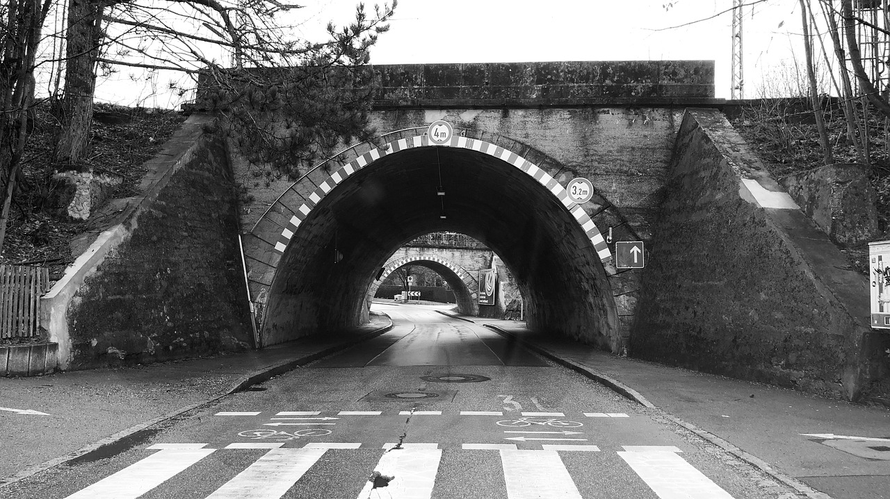 road tunnel dark free photo