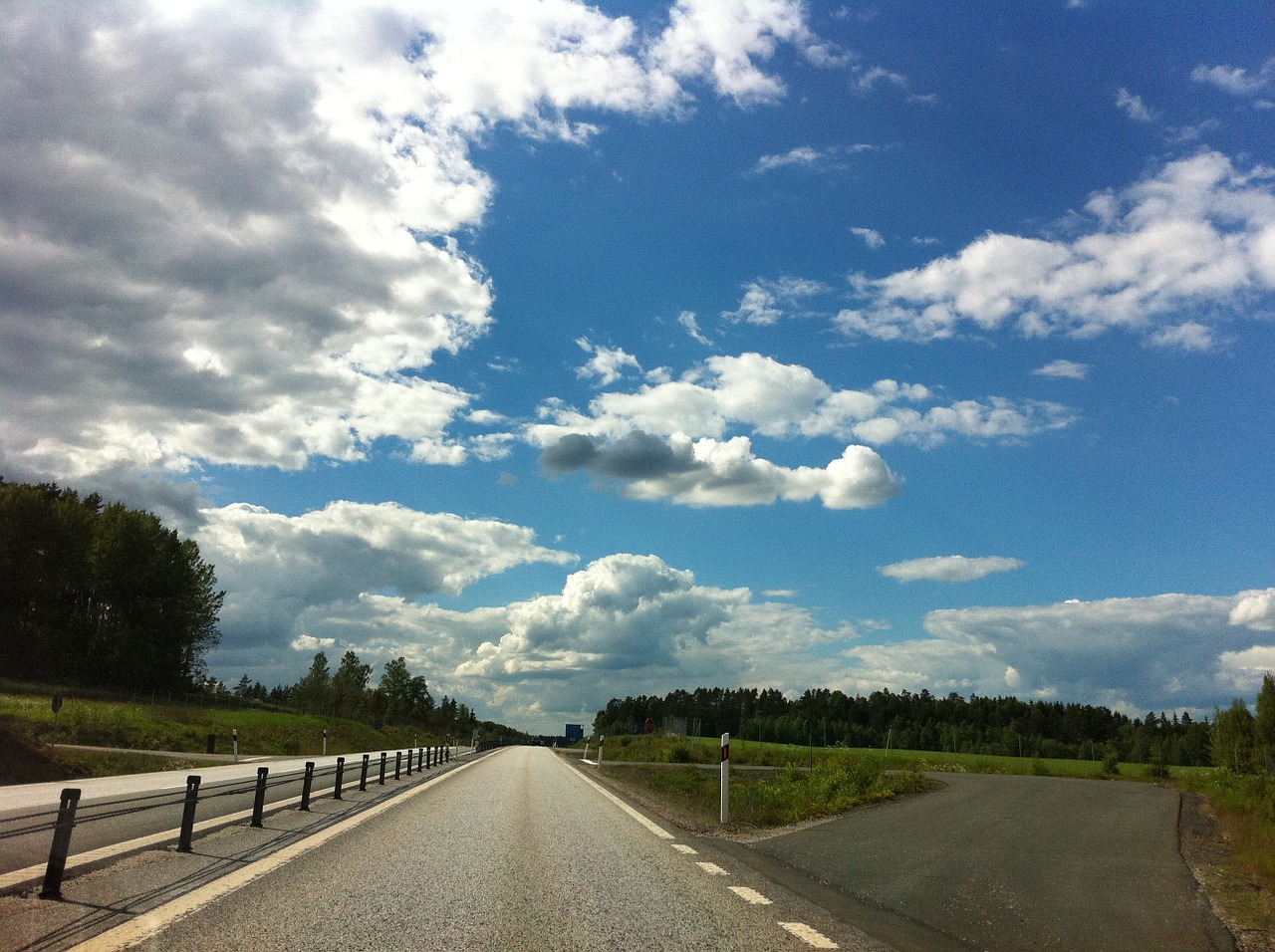 road clouds sky summer beautifully free photo