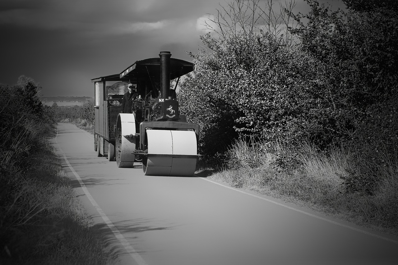 road roller workman's trailer country lane free photo