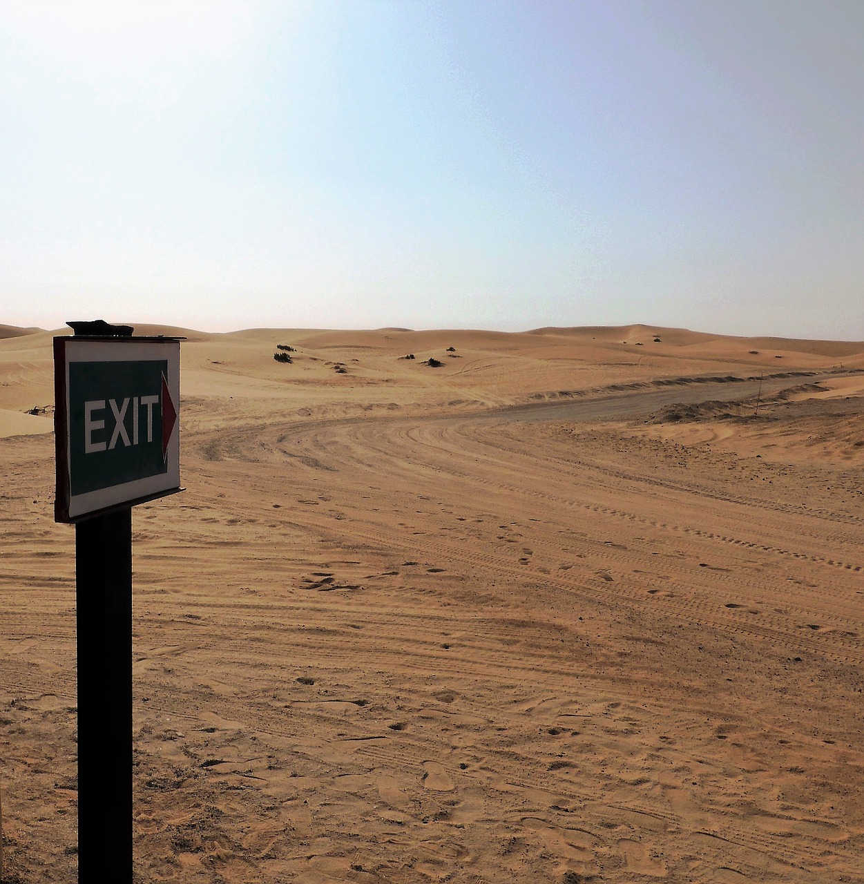 road sign desert sand free photo