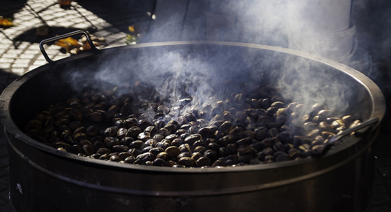 roasting chestnuts chestnuts autumn free photo