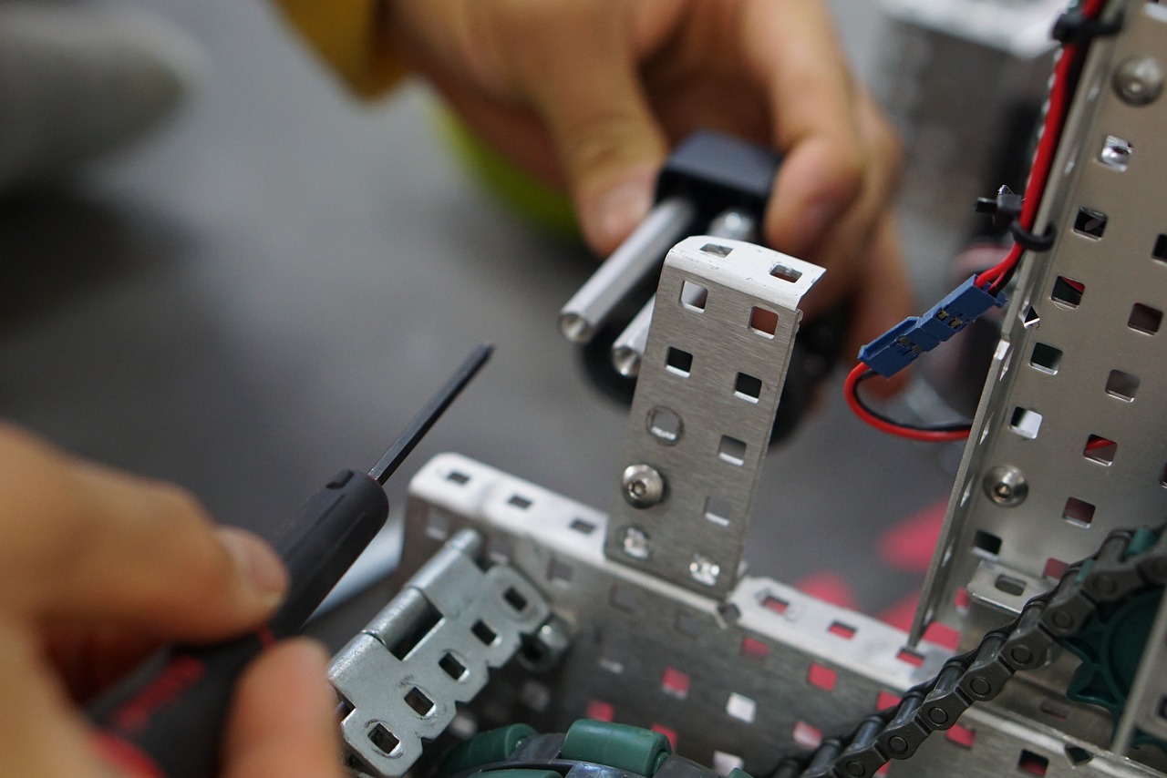 robotics  robot  building free photo