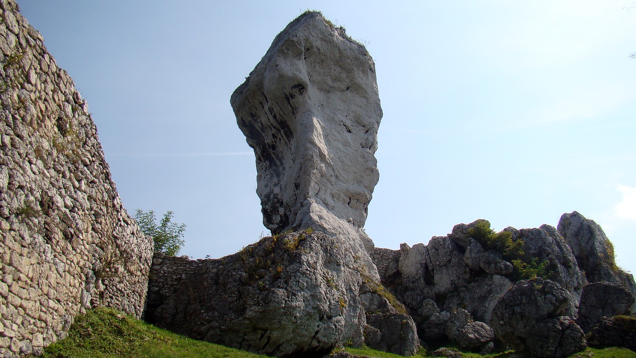 rock limestone cliffs ogrodzieniec free photo