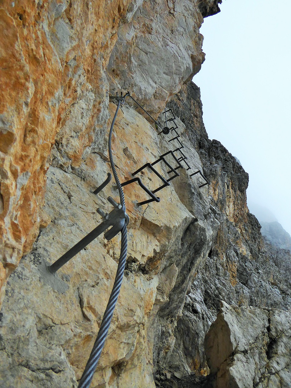 rock climbing perpendicular free photo