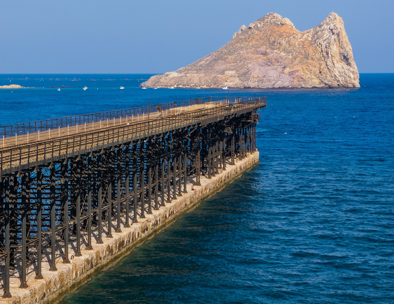 rock spring malecon free photo