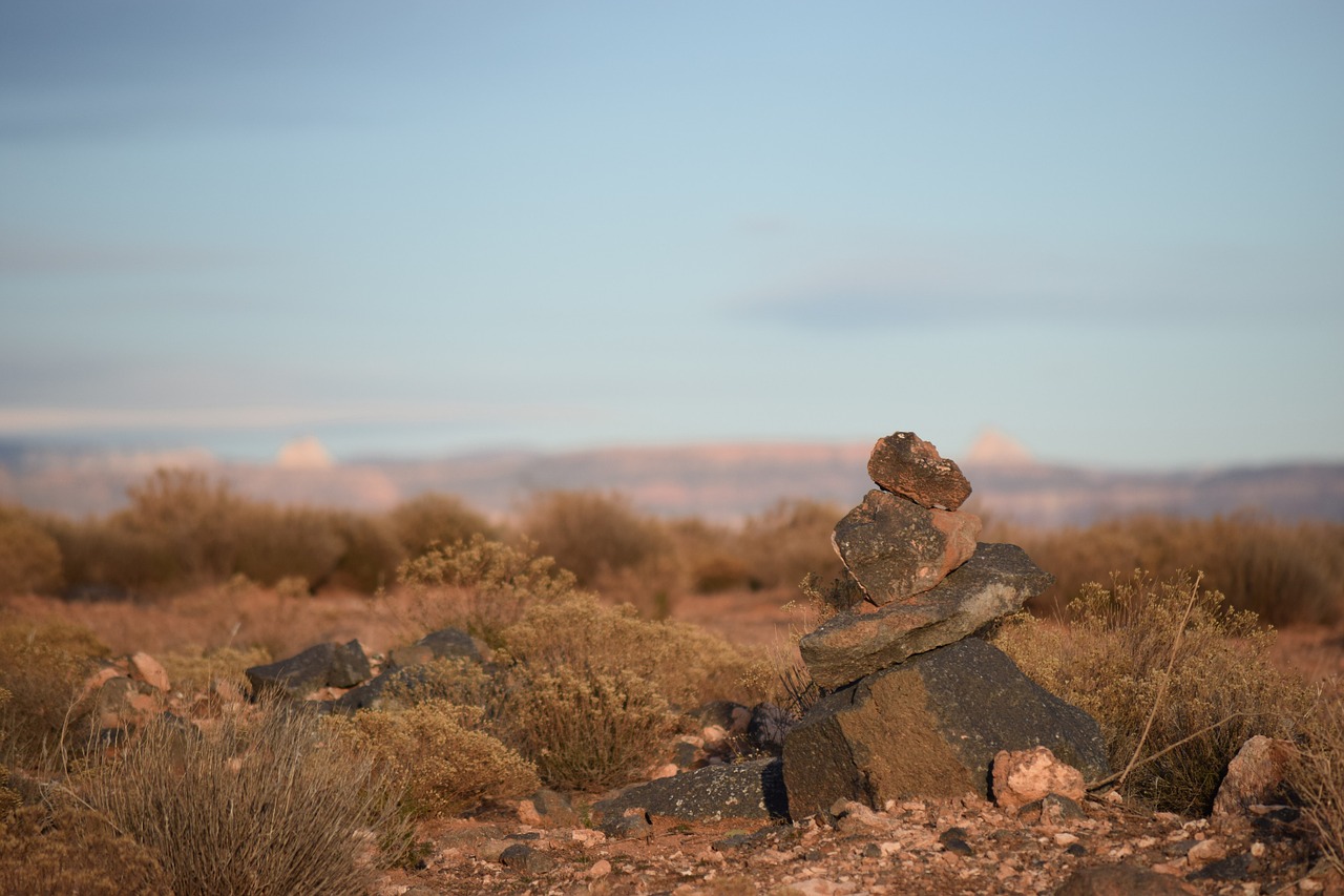 rock marker trail free photo