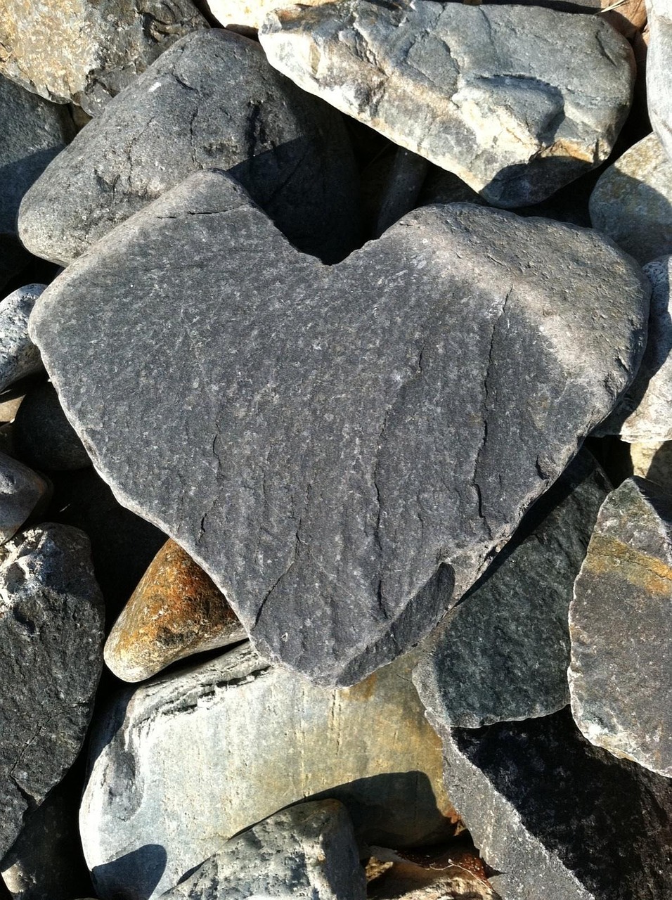 rock heart love free photo