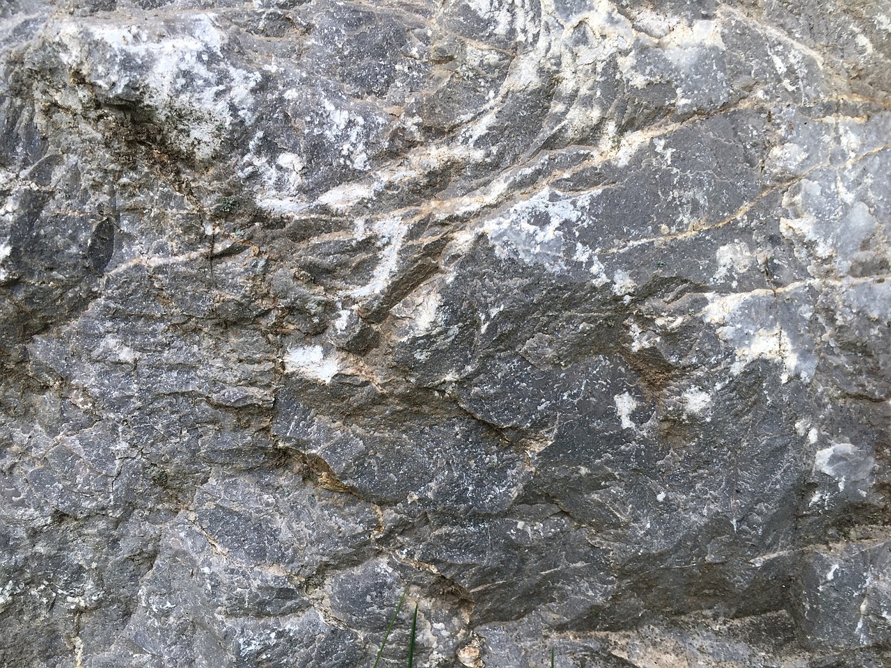 Камни стеновые из горных пород. Schist Rock.