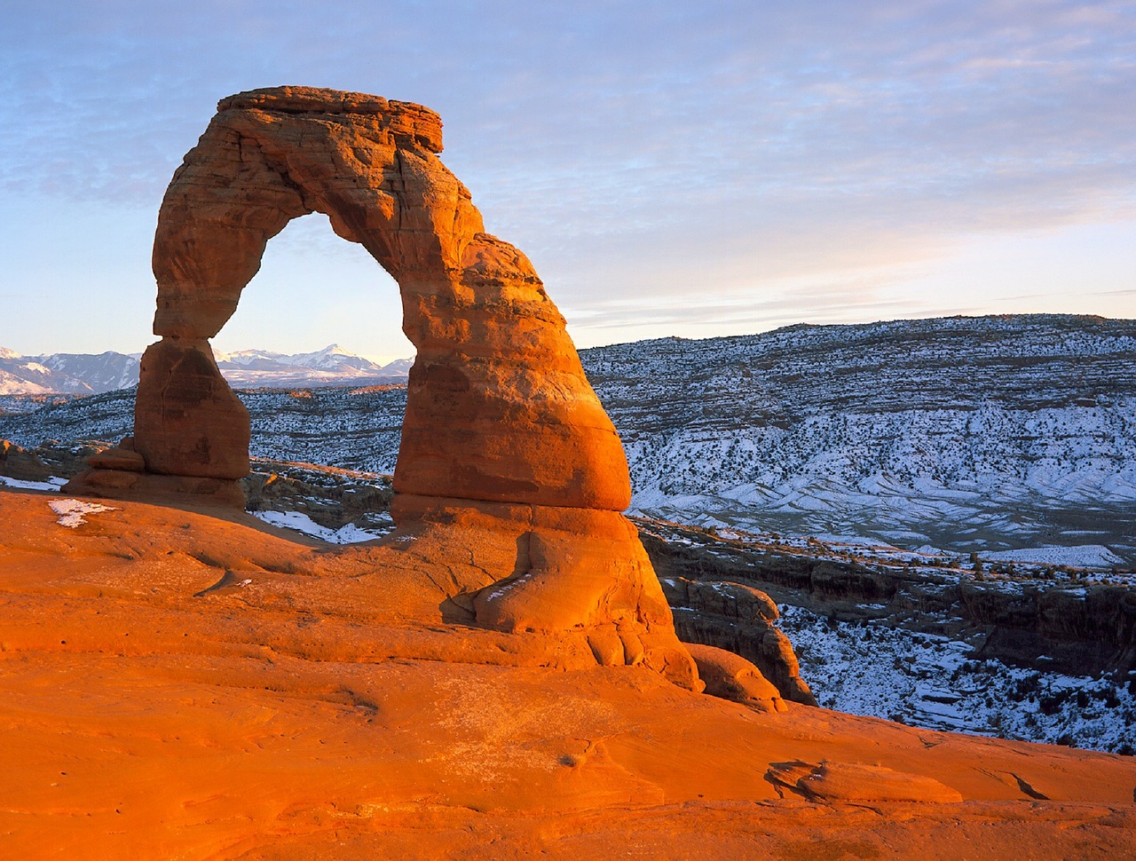 rock arch delicate arch arches national park free photo