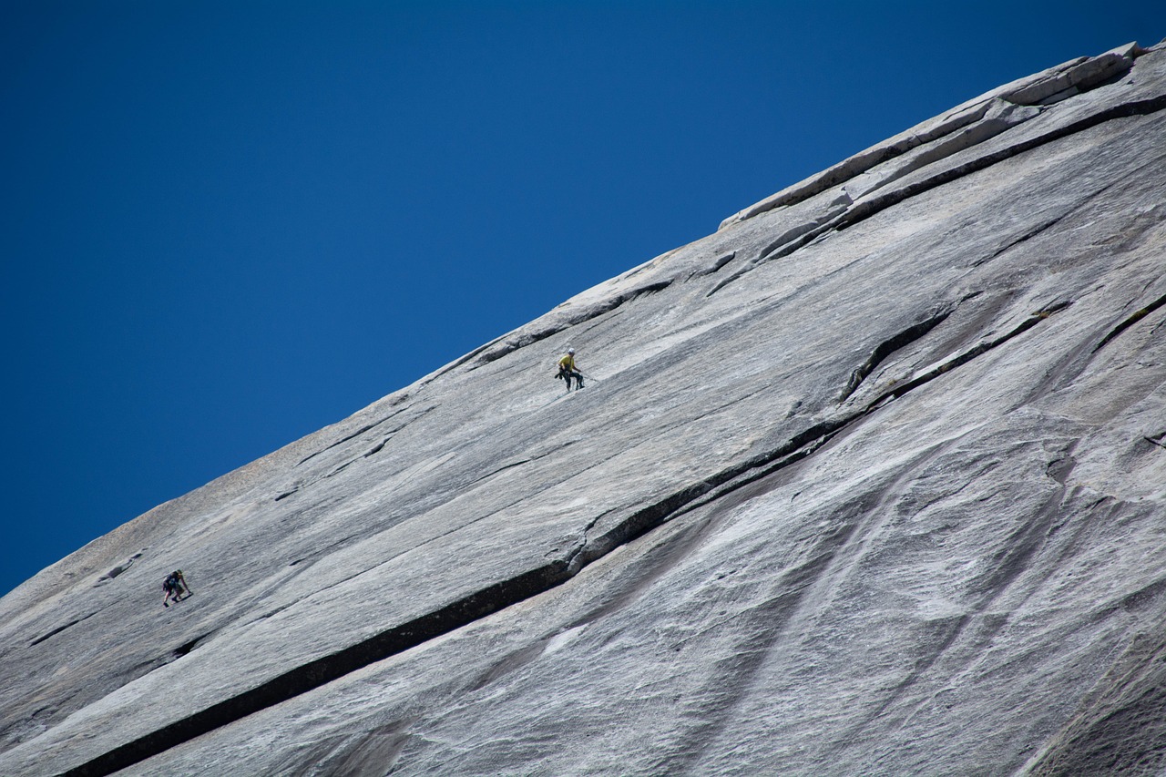 rock climbing  yosemite  thrill free photo