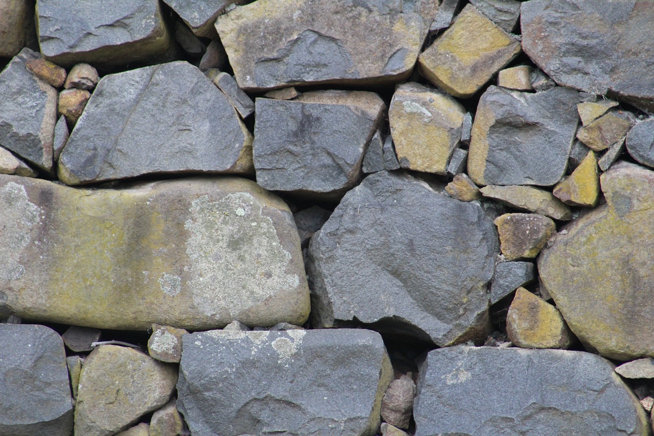 rocks stone stonewall free photo