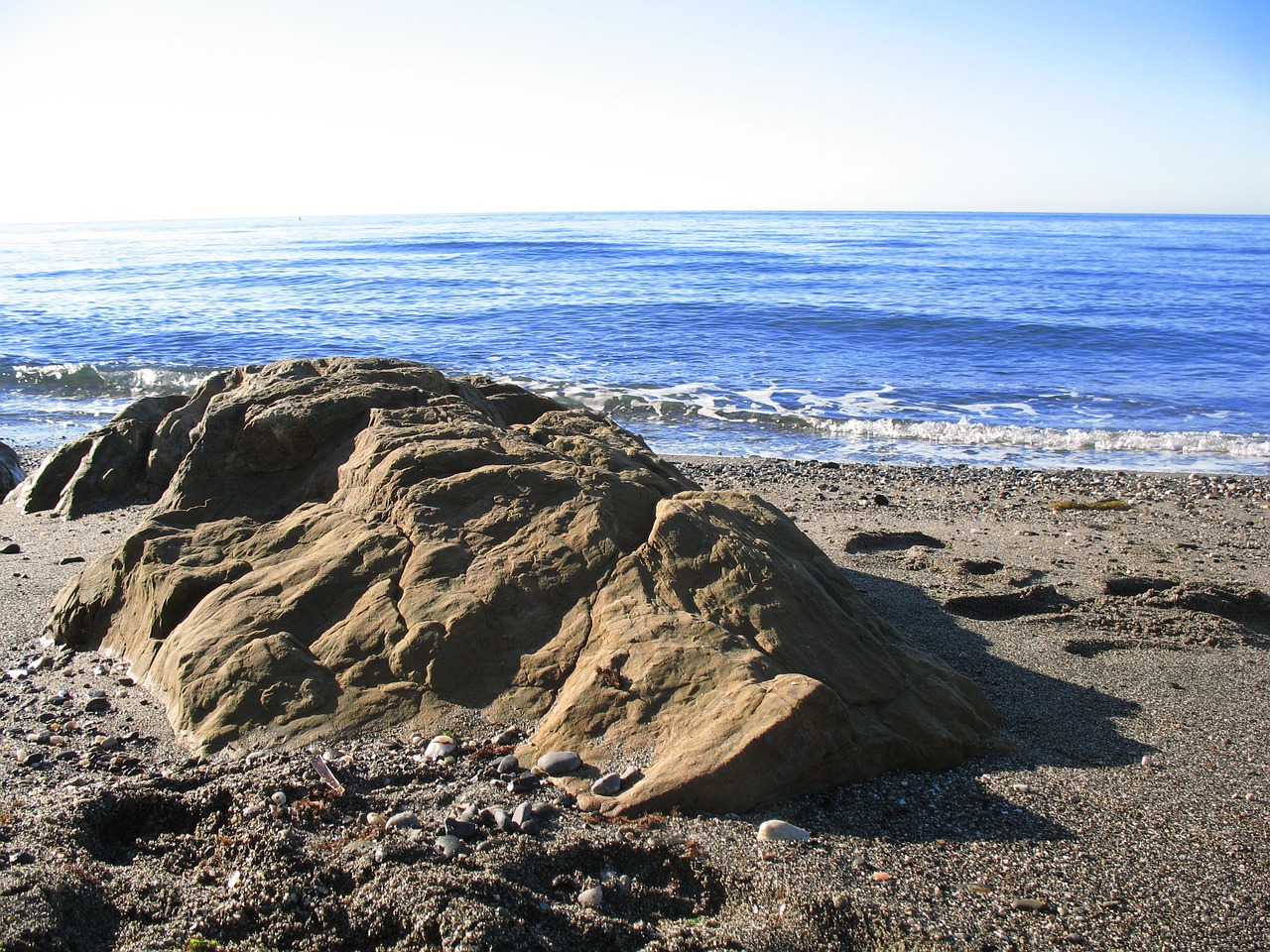 rocks sea beach free photo