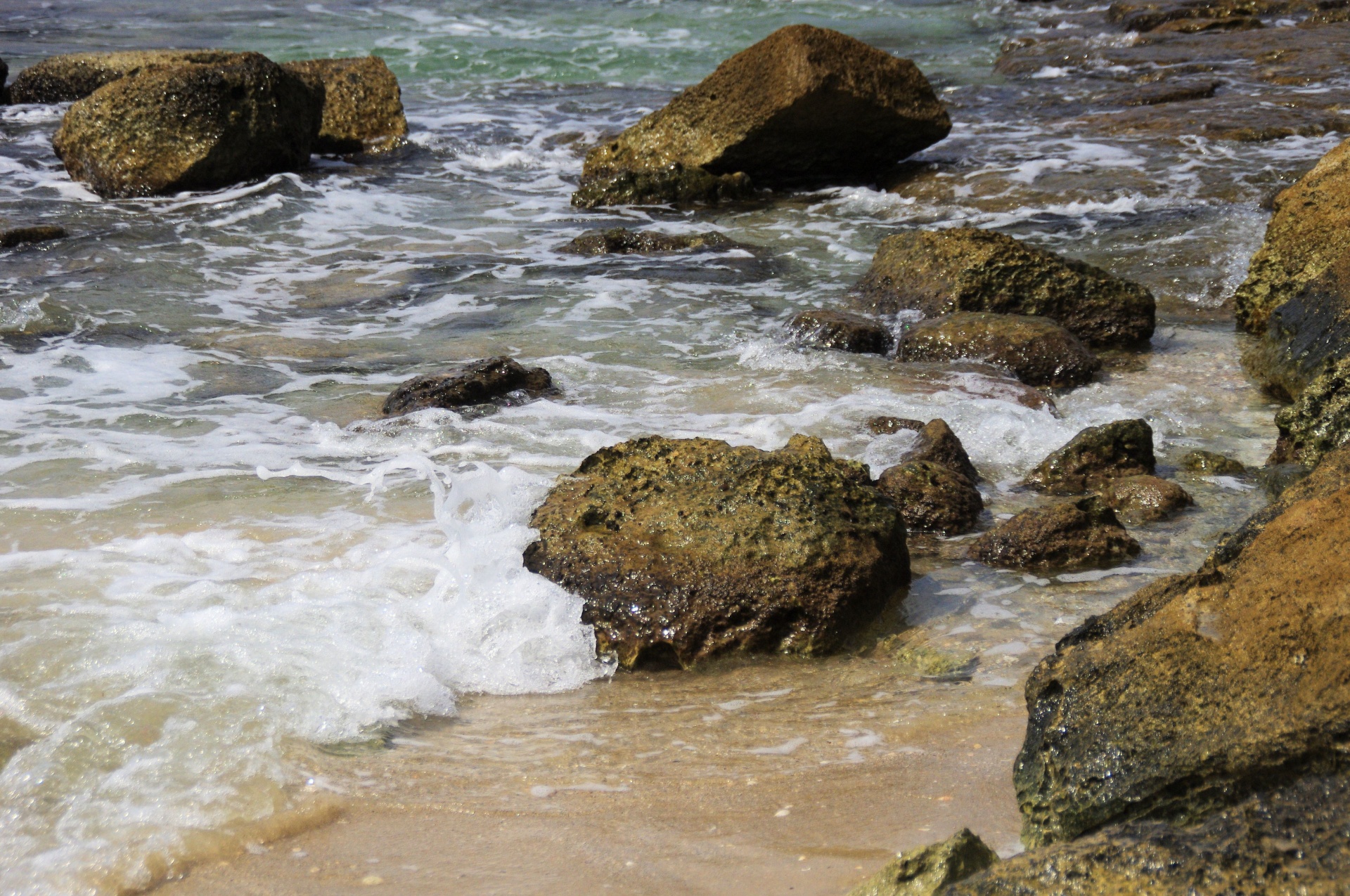 rocky pool rocks free photo