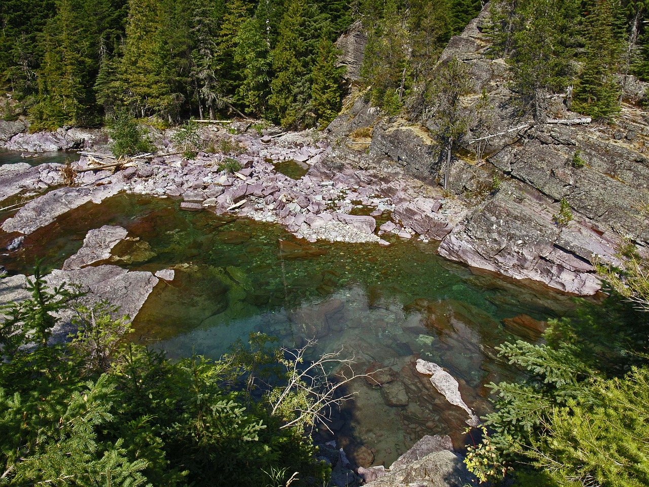 rocky river bed crystal free photo