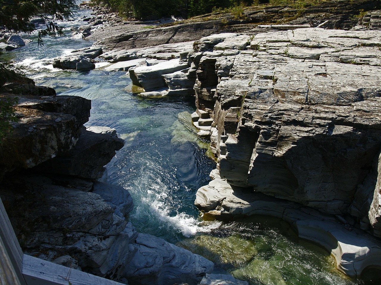 rocky river bed rocks free photo