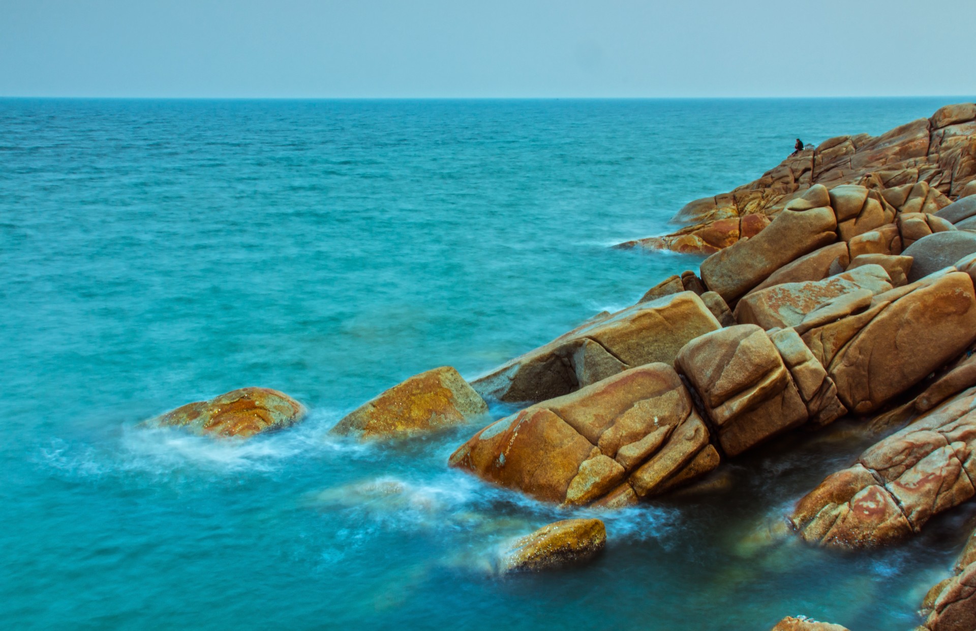 rocky shore sầm sơn beach thanh hóa free photo