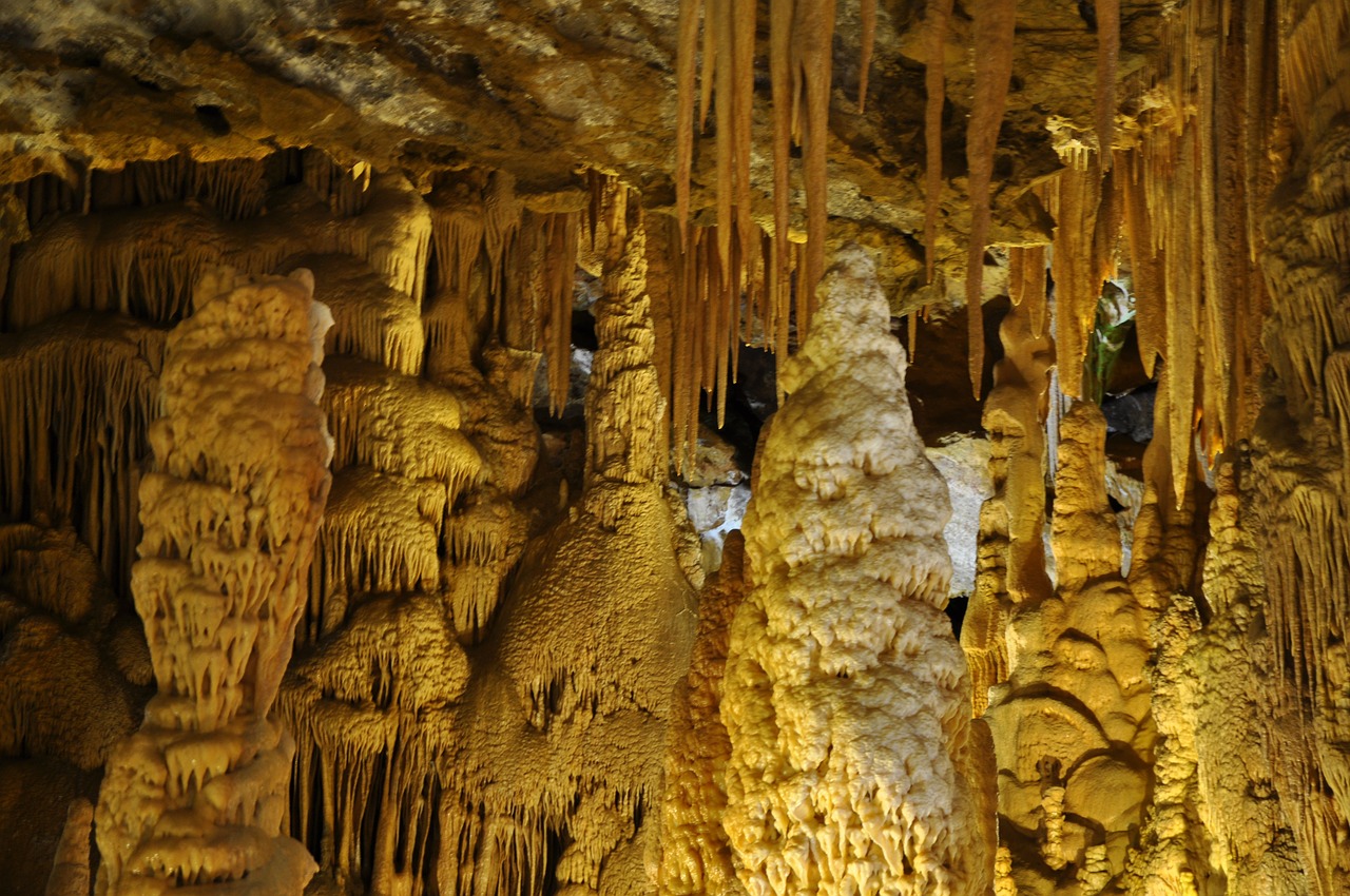 roe cave gümüşhane free photo