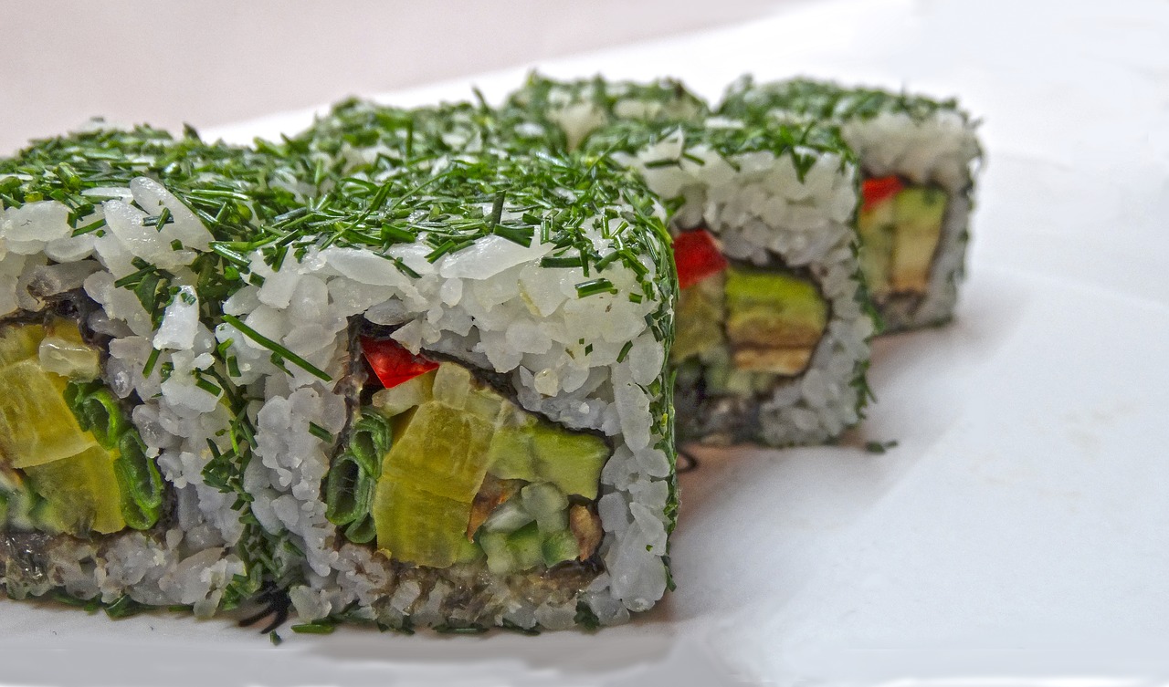 roll sushi kitchen free photo