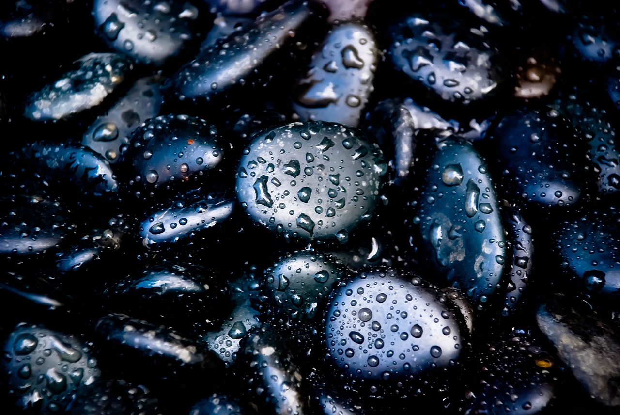 roller black pebbles rain free photo