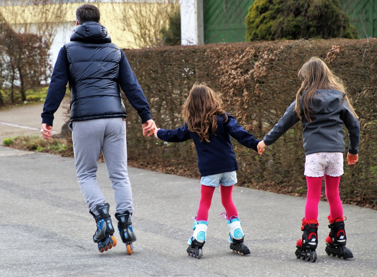 roller skates  can  total free photo