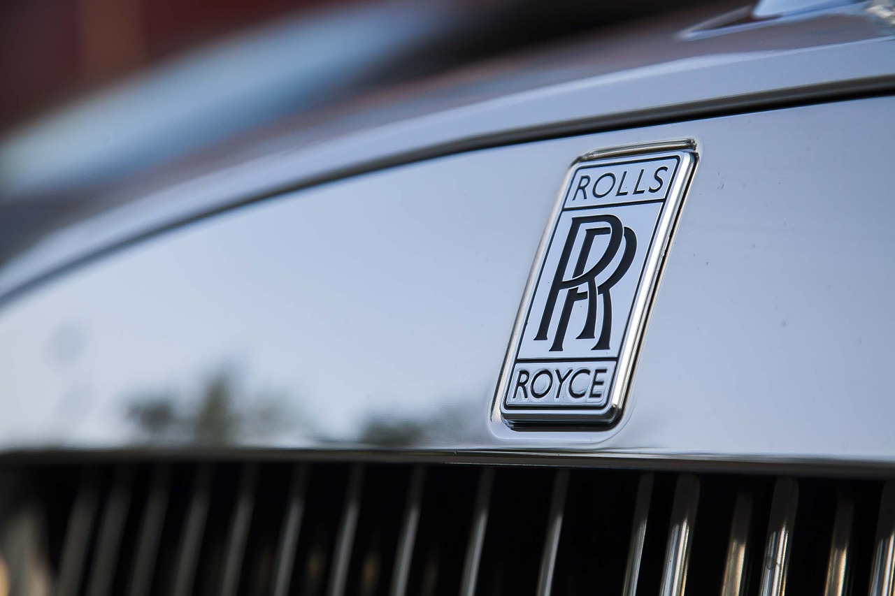 rolls royce logo luxury free photo