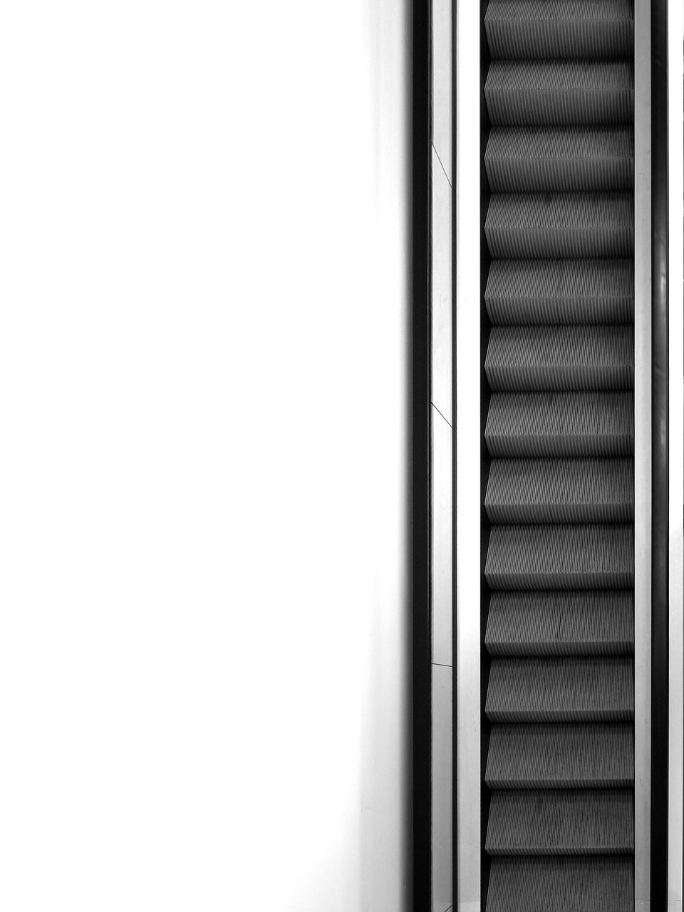 roltreppe black and white stairs free photo