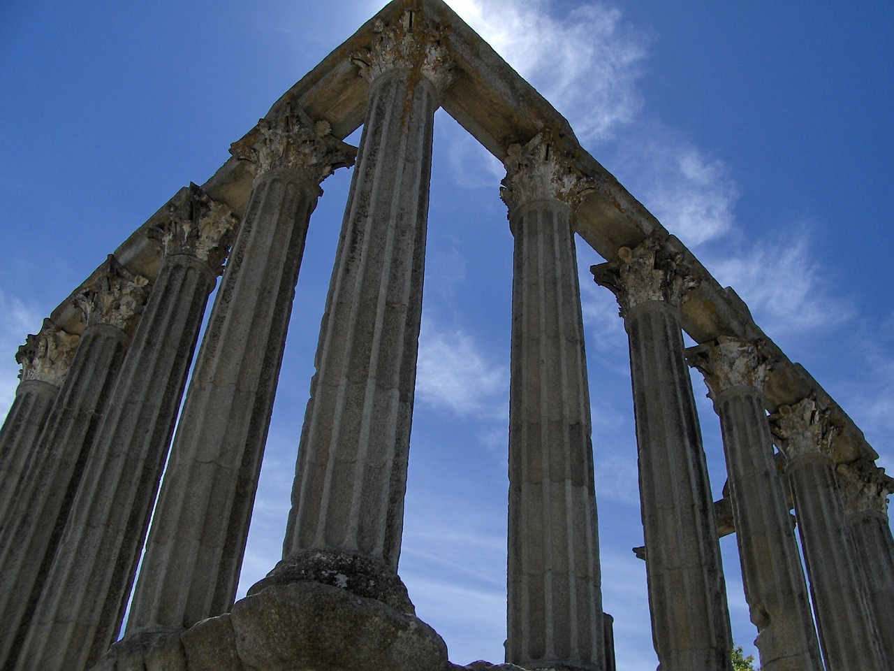 roman temple historical landmark free photo
