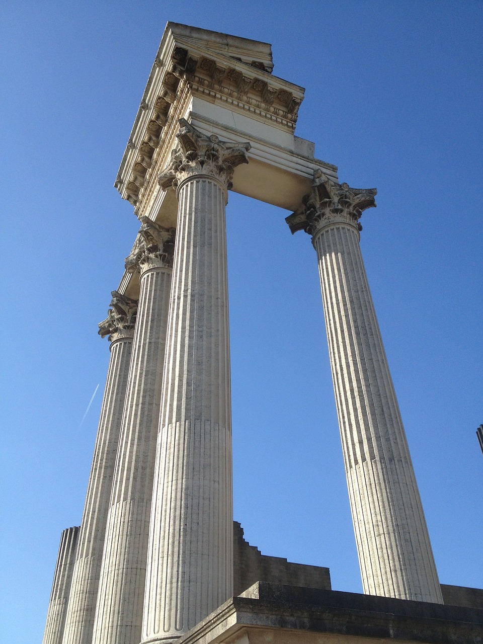roman columnar historically free photo