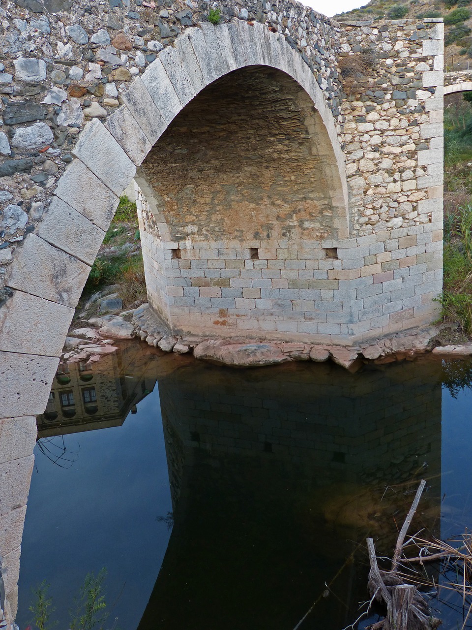 roman bridge stone bridge arc free photo