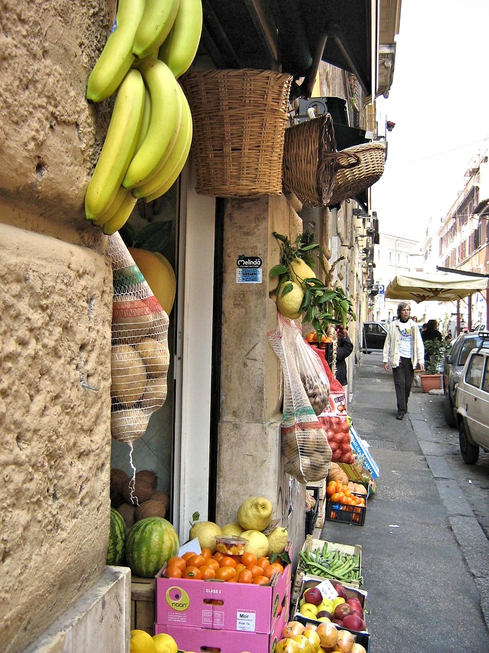 roman street shop fruit free photo