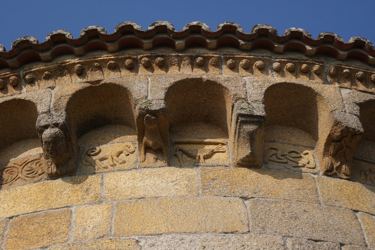 romanesque church consoles free photo