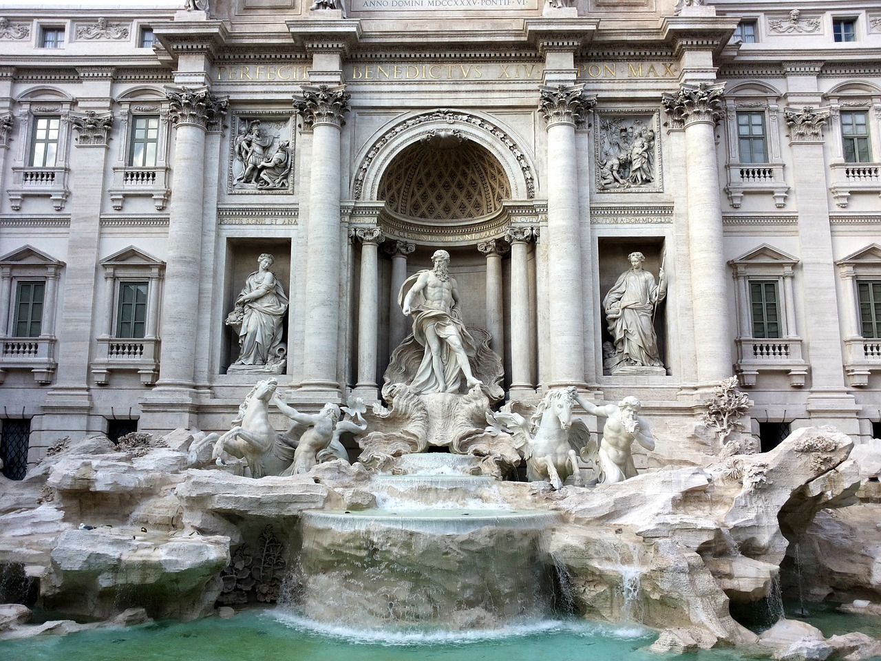 rome trevi fountain holiday free photo