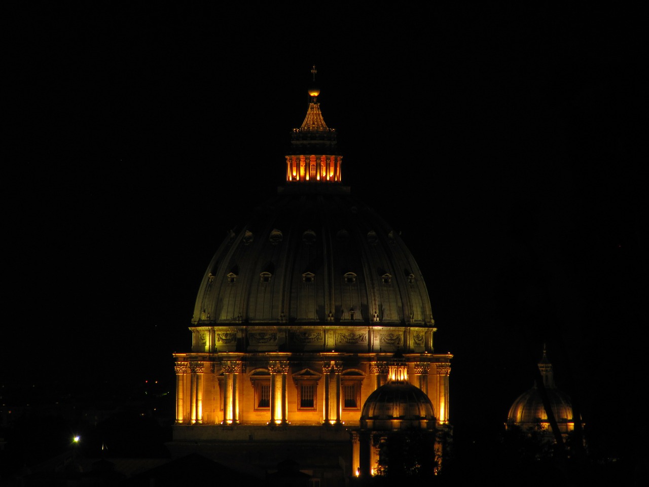 rome st peter's basilica night free photo