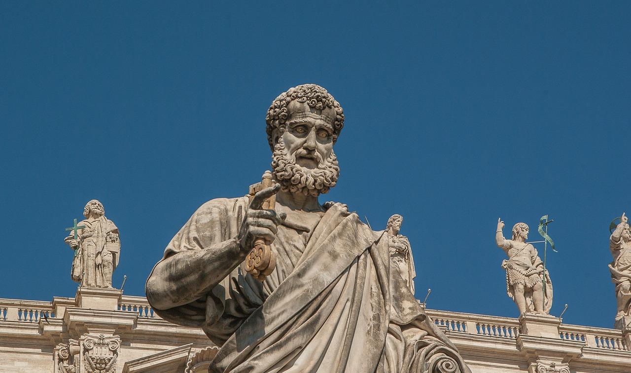 rome saint-pierre statue free photo